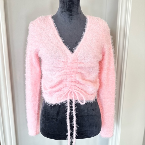 ✨NWT✨ Retired Style‼️ Society 212 Y2K Pink Fuzzy Cropped Sweater - Picture 3 of 14